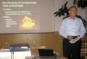 Ferrell Jenkins presenting lessons on Bible History and Archaeology in the Czech Republic, 2006.